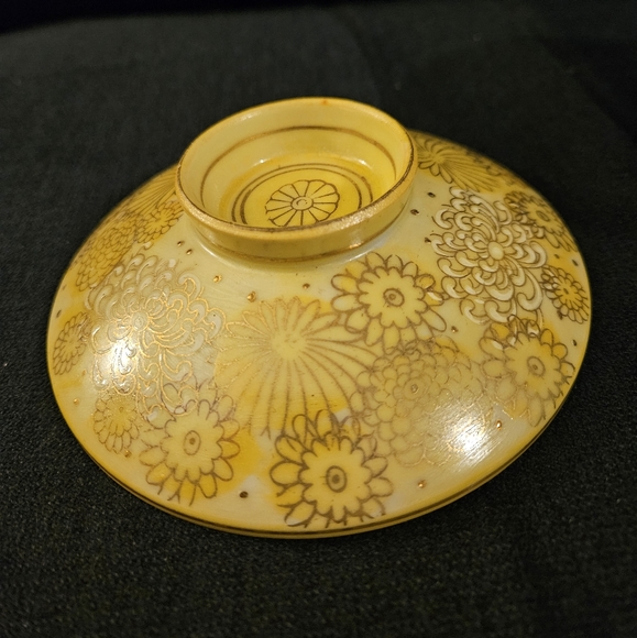 Kutani handpainted bowl with lid from Japan - Picture 3 of 10